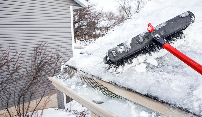 Professional ice cleaning from roof top