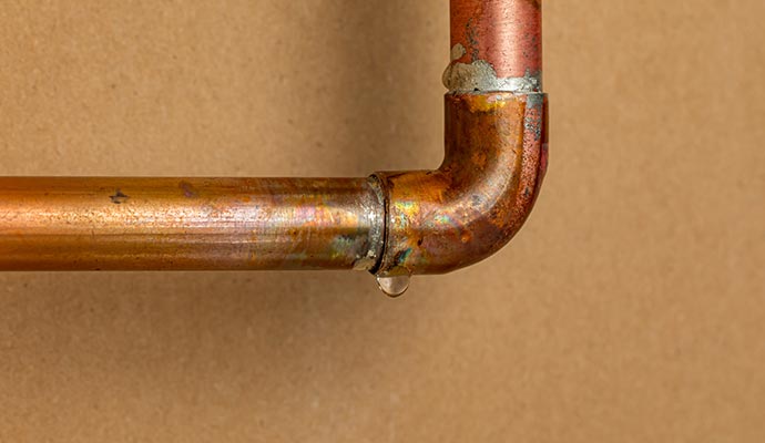 Water dripping from leak pipe